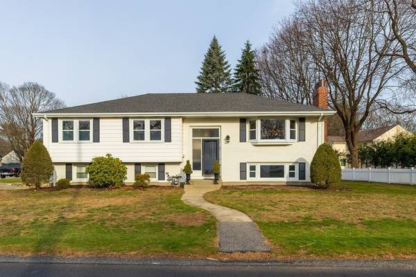 35 Fells Rd, Wellesley, MA 02482