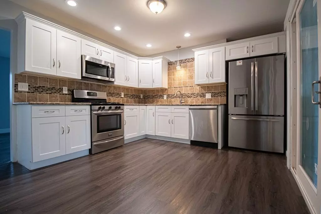 Springfield, MA 01108,96 Crestmont St