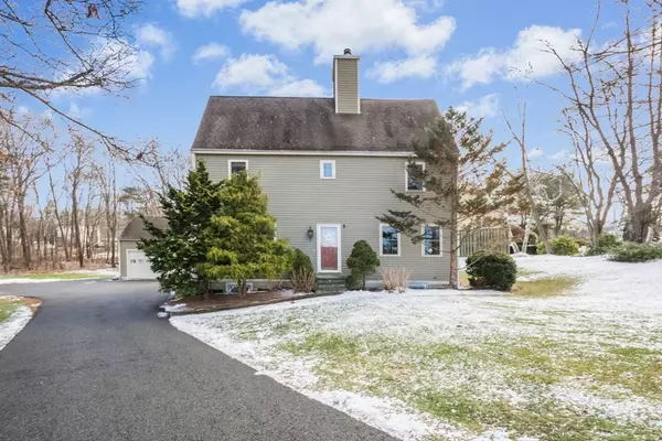 7 Apple Ridge Rd, Sutton, MA 01590