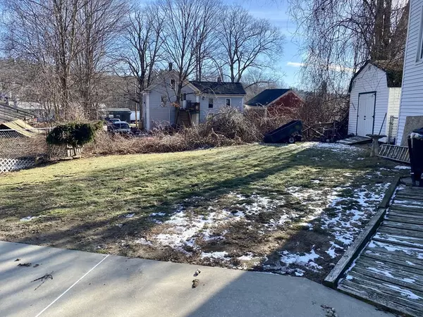 Charlton, MA 01507,30 Brookfield Rd