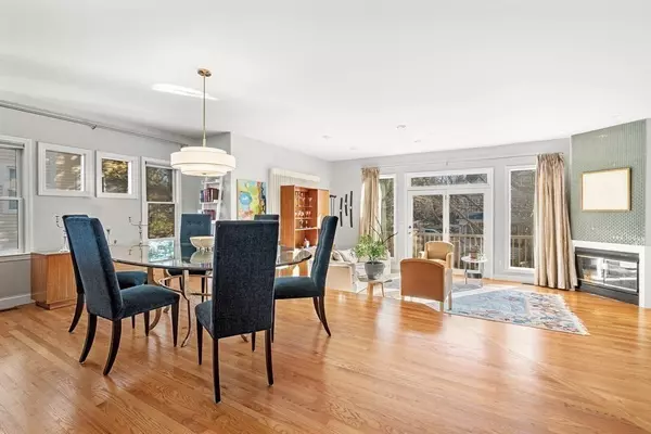 Newton, MA 02461,1581 Centre St #3