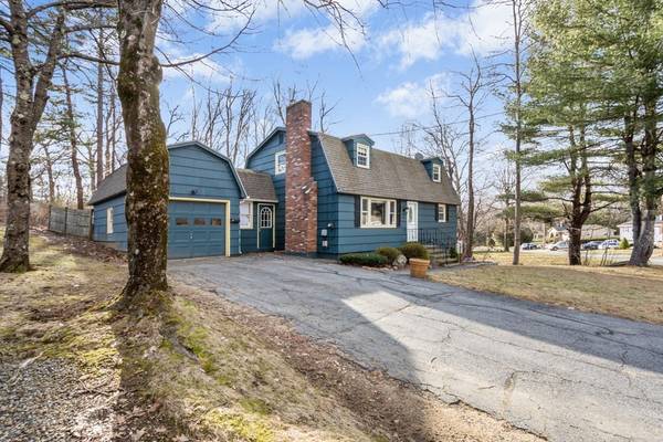 26 Mayflower Cir, Leicester, MA 01524