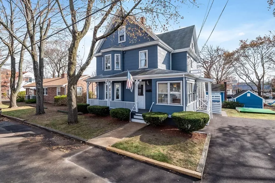 22 Dale St, Woburn, MA 01801