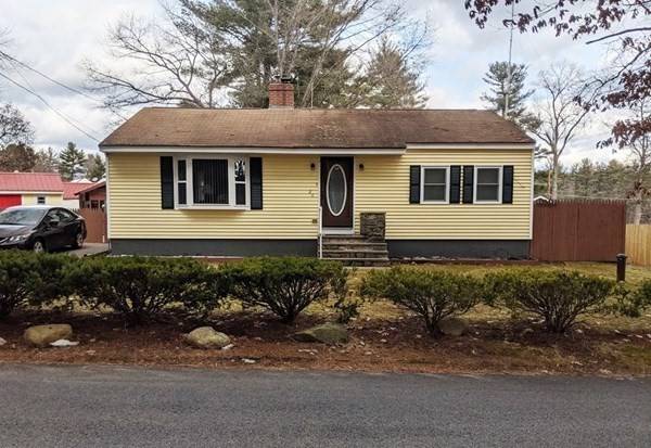 26 Wicassee Road, Tyngsborough, MA 01879