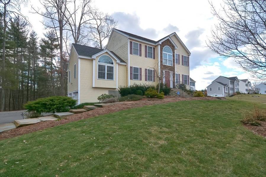 29 Lakeview Dr, Shirley, MA 01464