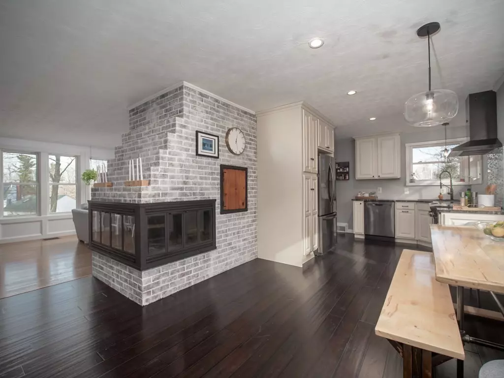West Boylston, MA 01583,28 Parker St