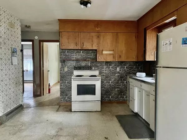 Agawam, MA 01001,114 Carr Avenue