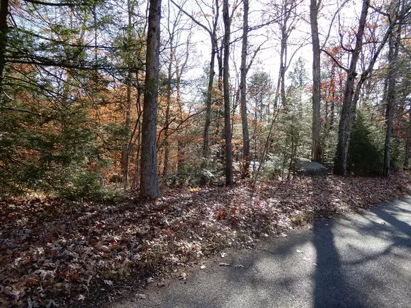 34 Crooked Ledge Rd, Southampton, MA 01073