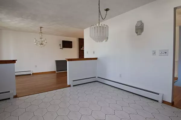 Saugus, MA 01906,14 Pevwell Drive