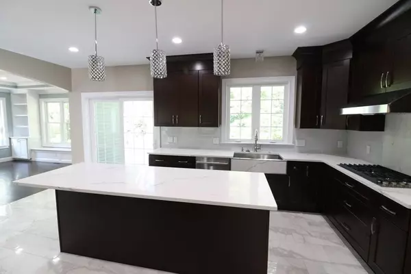 Upton, MA 01568,5 West River St