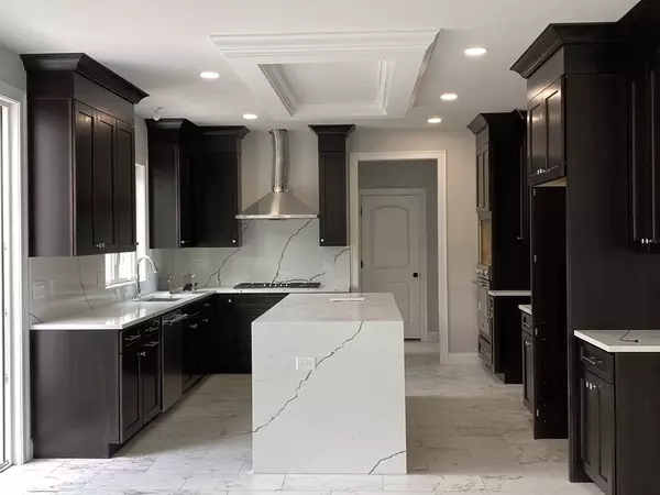 Upton, MA 01568,5 West River St