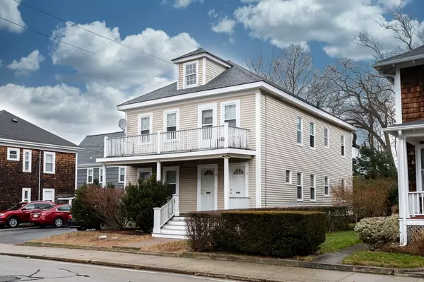 77-79 Oak St, Plymouth, MA 02360