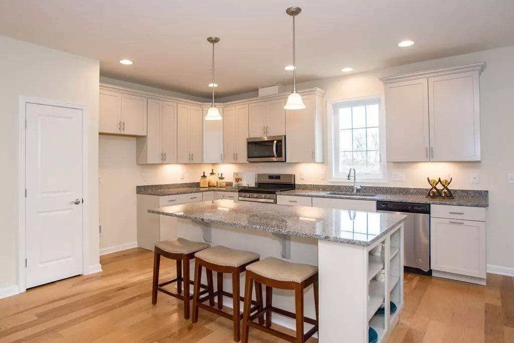 Upton, MA 01568,67 Shannon Way #80