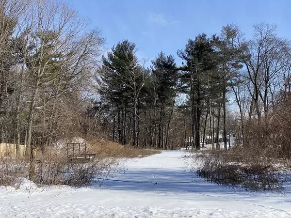 299 Greeley St, Clinton, MA 01510