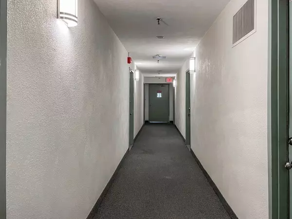 Revere, MA 02151,585 Revere Beach Pkwy #302