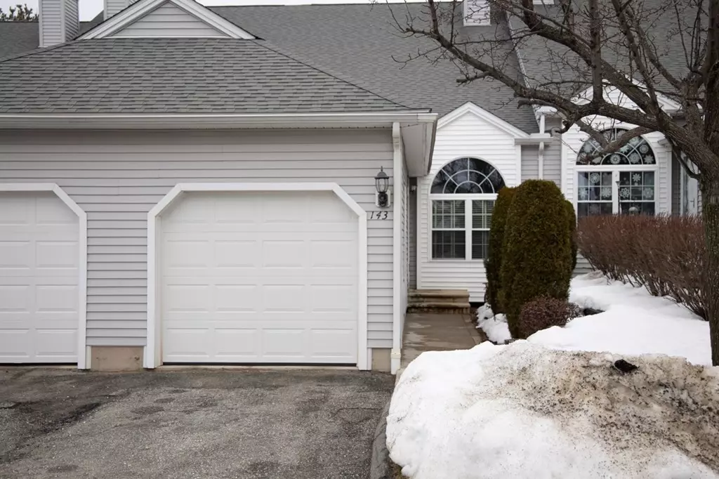 Agawam, MA 01001,143 Brookfield Ln #143