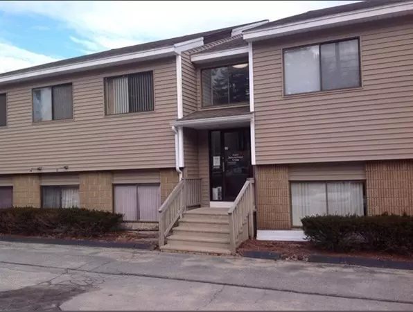 2 Bridgeview Circle #8, Tyngsborough, MA 01879