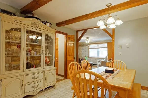 Worcester, MA 01604,14 Ridge St