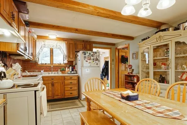 Worcester, MA 01604,14 Ridge St