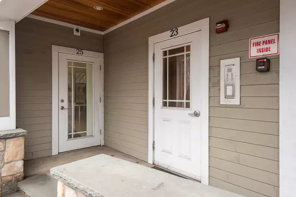 Ipswich, MA 01938,23 South Main Street #5