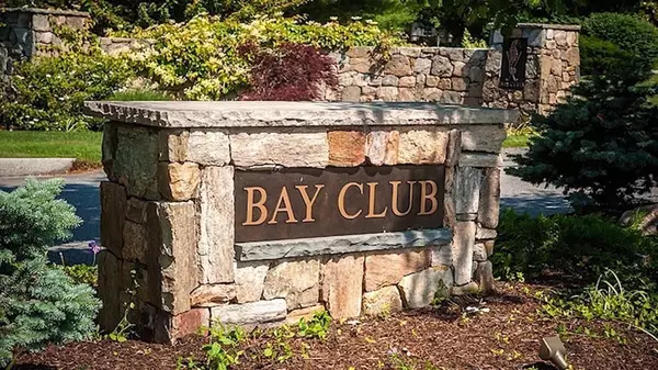 83 Shagbark Circle, Mattapoisett, MA 02109