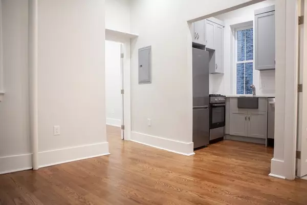 68 Phillips St #2, Boston, MA 02114
