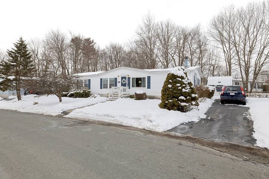 88 Leisurewooods Drive, Rockland, MA 02370