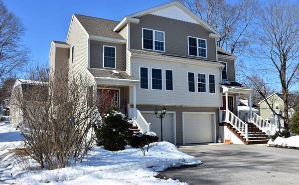 7 Village Street, Dudley, MA 01571