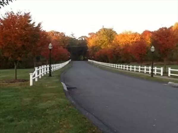 Millis, MA 02054,10 Rockville Meadows #10