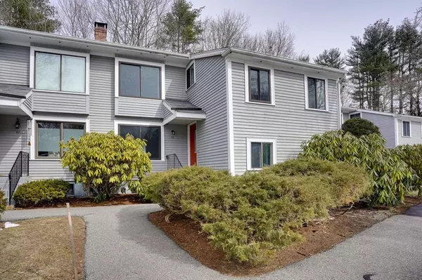 45 Staffordshire Ln #45, Concord, MA 01742