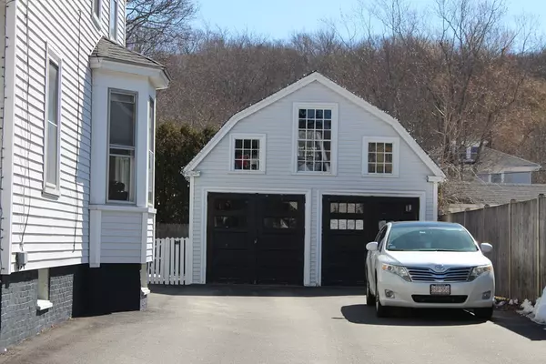 Amesbury, MA 01913,25 Collins St