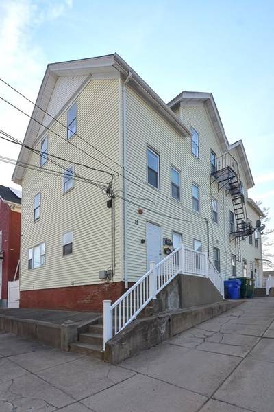 15 Walnut St, Central Falls, RI 02863