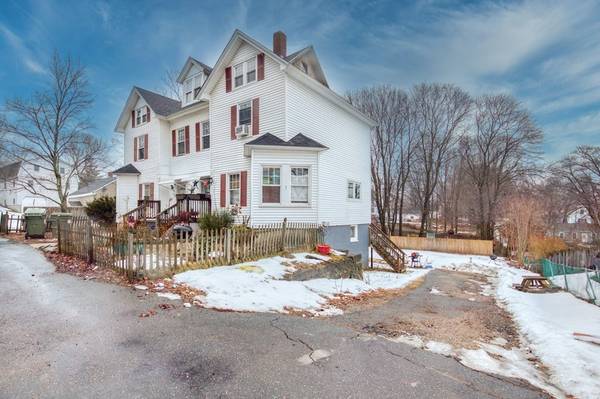 142 Maple St, Warren, MA 01083