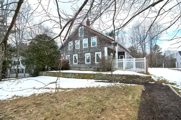 29 Lakeview Rd, Foxboro, MA 02035