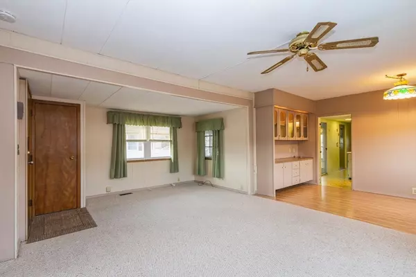 Plainville, MA 02762,4 Hilltop Road #120