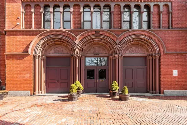 Boston, MA 02118,143 West Brookline Street #202