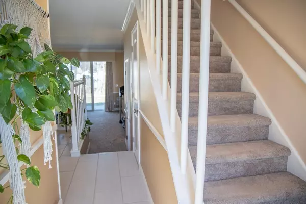 Agawam, MA 01001,140 Autumn St #H