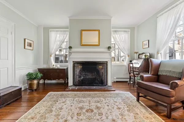 16 Tyng St #B, Newburyport, MA 01950