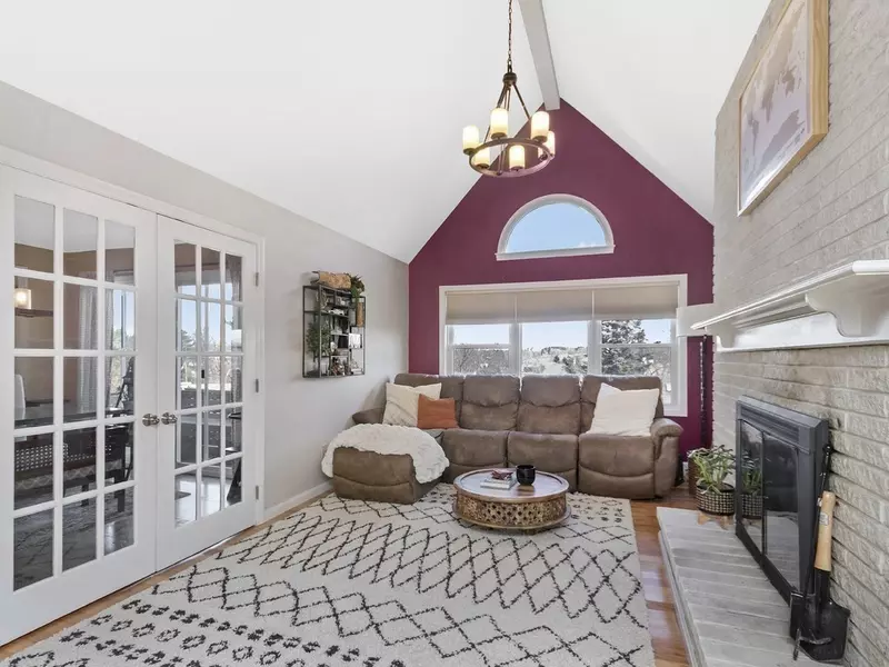 84 Walpole St #7E, Canton, MA 02021