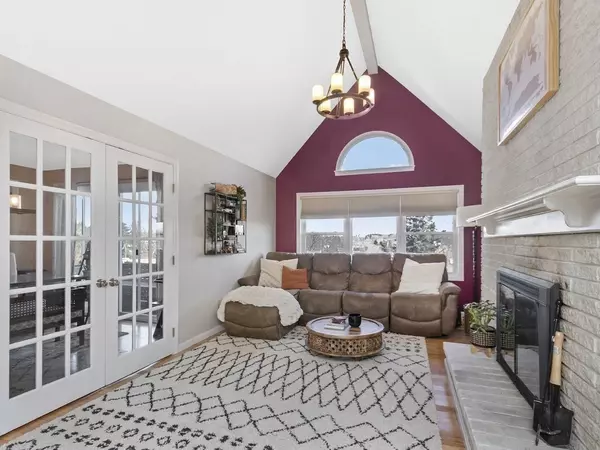 Canton, MA 02021,84 Walpole St #7E