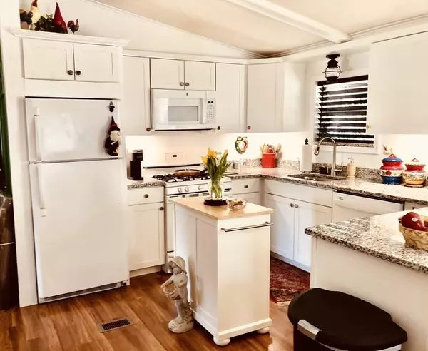 Plymouth, MA 02360,5 Narragansett Drive