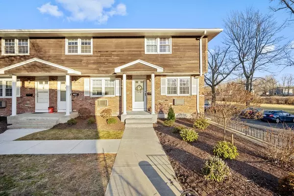 Agawam, MA 01001,418 Meadow St #D15