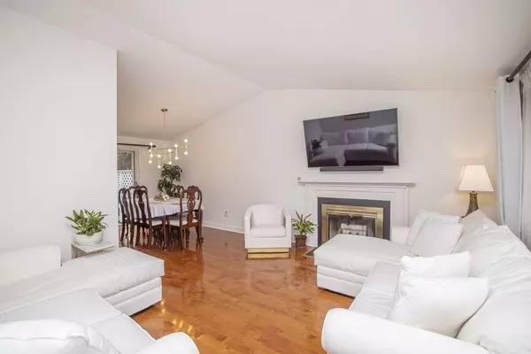 20 Alcott Circle #20, Taunton, MA 02780
