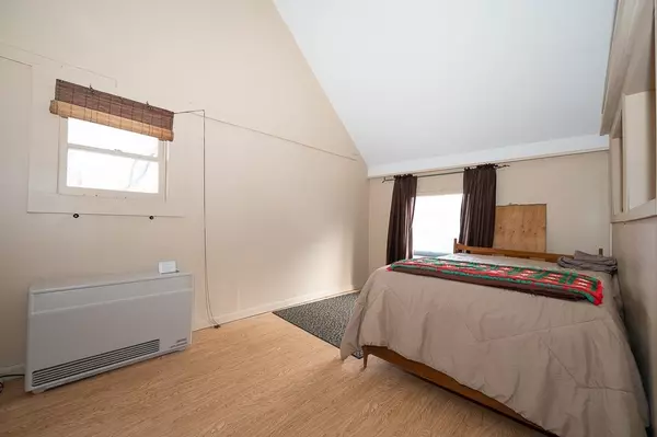 Monson, MA 01057,4 Spring St