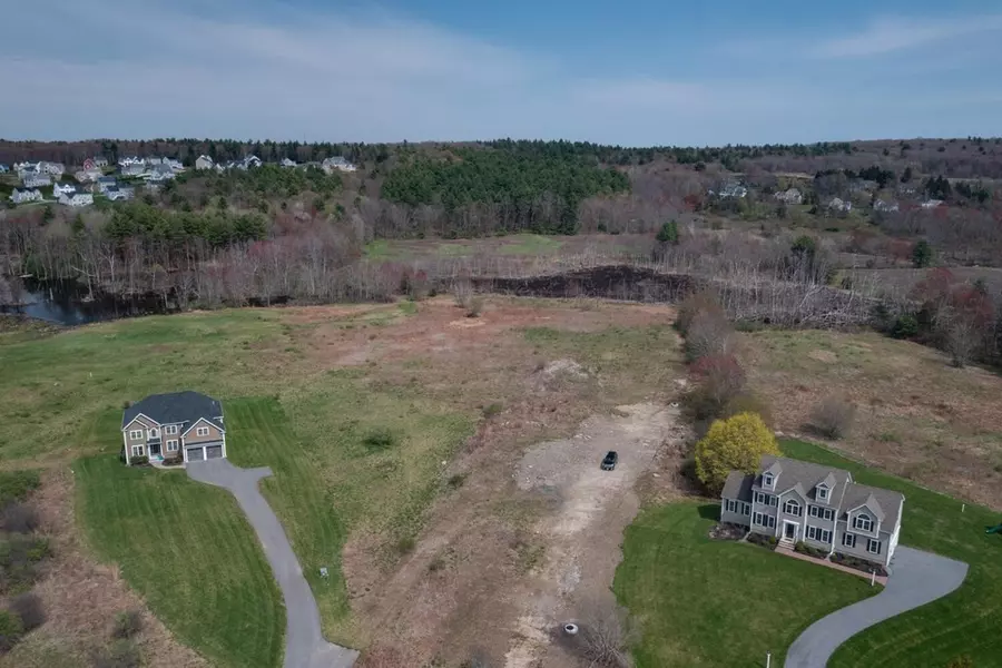 40 Adams Rd, Grafton, MA 01519