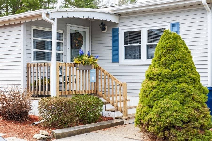 35 Sunset Lane #223, Plainville, MA 02762