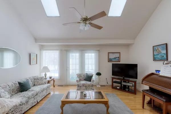 West Boylston, MA 01583,46 Hillside Village Dr #46