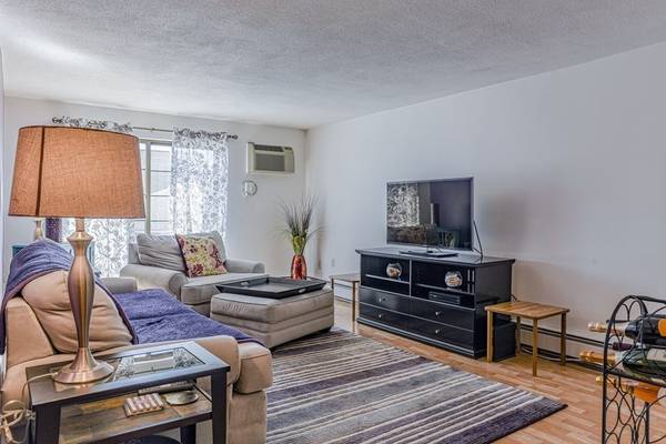 Lynn, MA 01904,358 Broadway #25