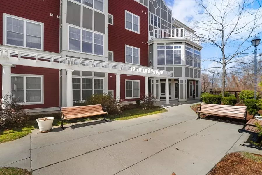 35 Commonwealth Ave #102, Newton, MA 02467