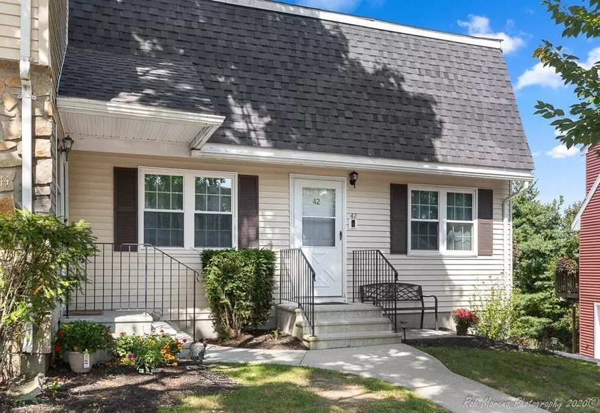 42 Pamela Ln #42, Amesbury, MA 01913